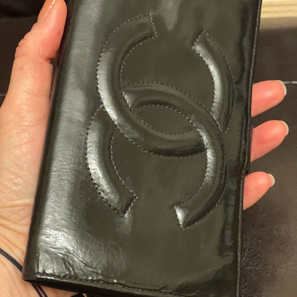 Vintage Chanel CC Logo Bifold  patent wallet (WOC)  24K GHW - Picture 14 of 17